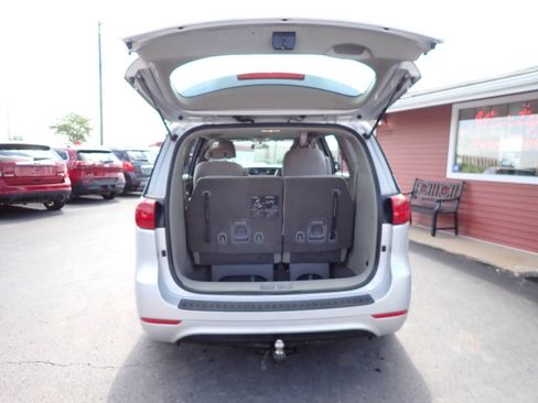 Used 2016 Kia Sedona L FWD image 5