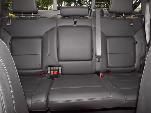 Used 2025 Chevrolet Silverado 1500 LTZ AWD/4WD image 20