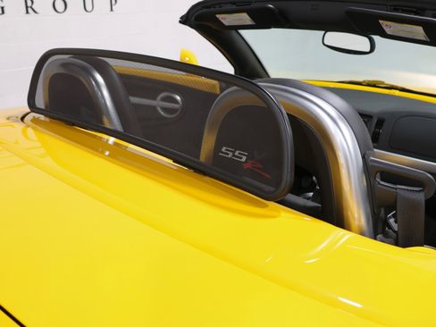 Used 2005 Chevrolet SSR w/ Preferred Equipment Group image 67
