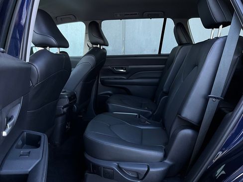 Used 2025 Toyota Grand Highlander FWD image 12