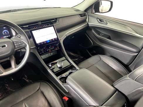 Used 2022 Jeep Grand Cherokee L Limited image 23