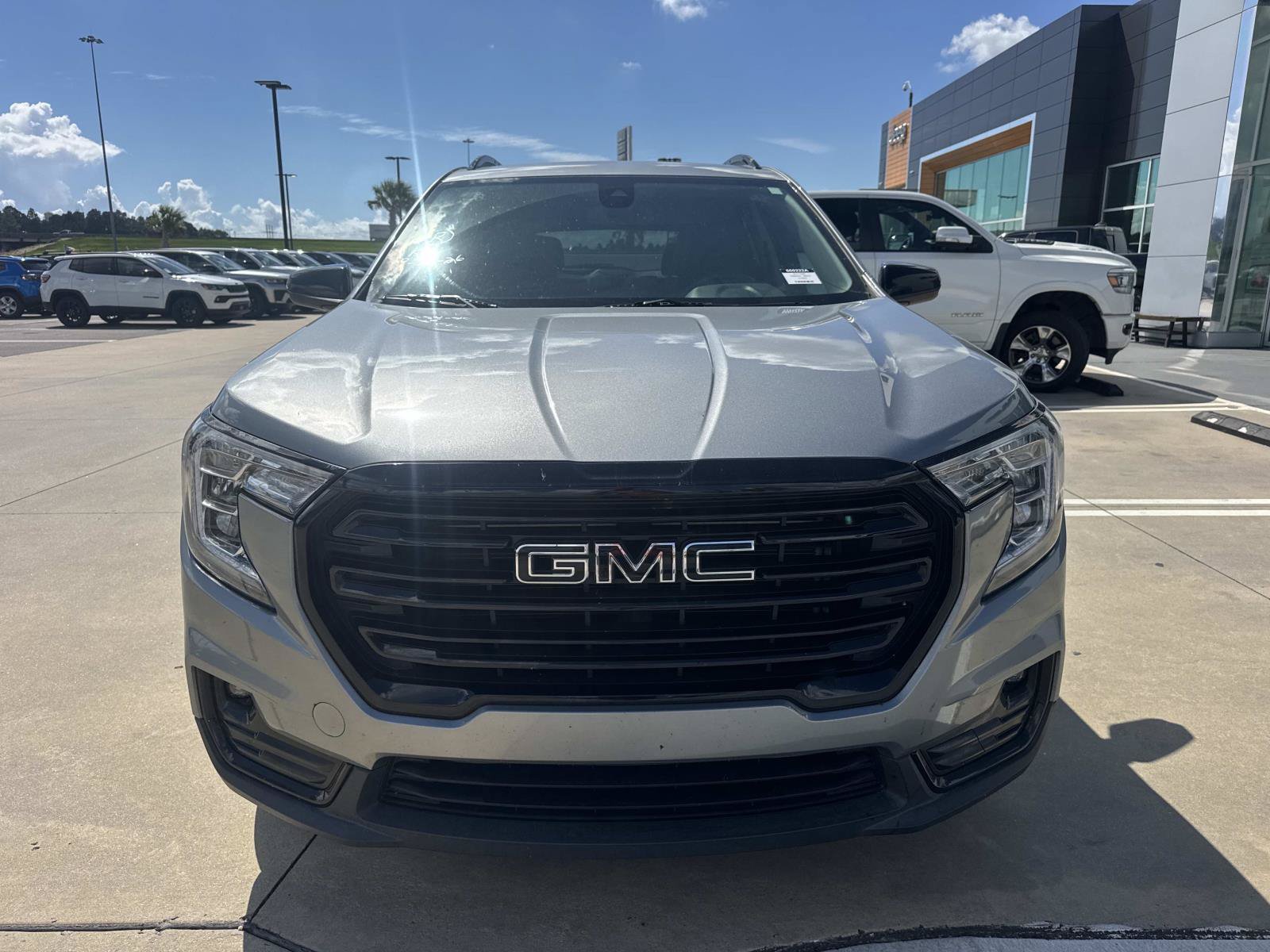 Used 2023 GMC Terrain SLT w/ Elevation Edition FWD image 2