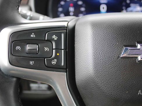 Used 2023 Chevrolet Suburban Z71 w/ Luxury Package AWD/4WD image 19