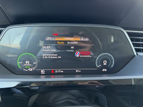 Used 2022 Audi e-tron Premium image 34