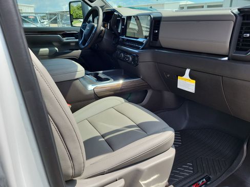 New 2026 Chevrolet Silverado 2500 LT image 8