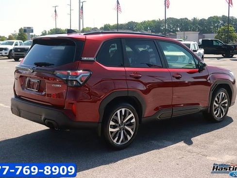 Used 2025 Subaru Forester Touring w/ Popular Package - Touring AWD/4WD image 5