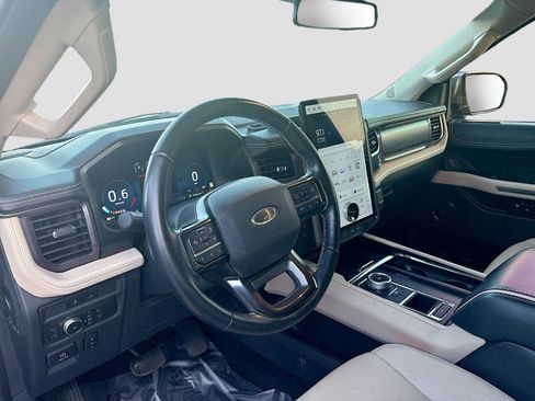 Used 2022 Ford Expedition Platinum RWD image 9