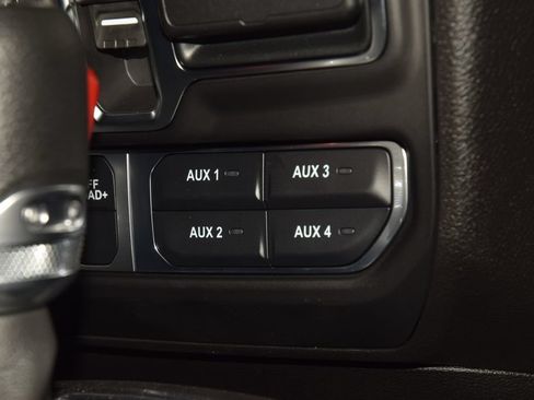 Used 2026 Jeep Gladiator Mojave w/ Safety Group AWD/4WD image 33