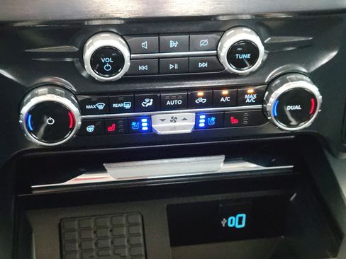 Used 2024 Ford F250 Lariat image 19