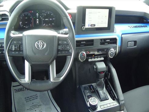 Used 2025 Toyota Tacoma TRD Off-Road image 14