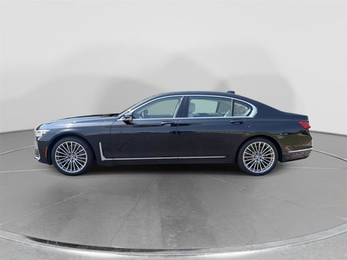 Used 2021 BMW 740i RWD image 2