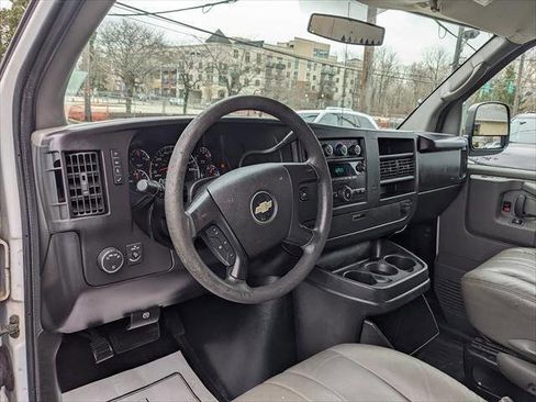 Used 2013 Chevrolet Express 1500 image 9