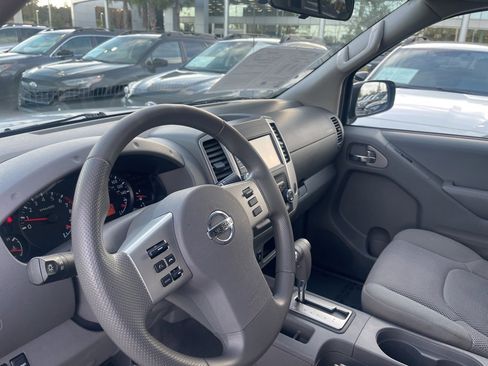 Used 2019 Nissan Frontier SV image 19