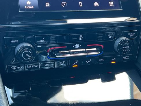 New 2025 Jeep Grand Cherokee L Altitude image 21