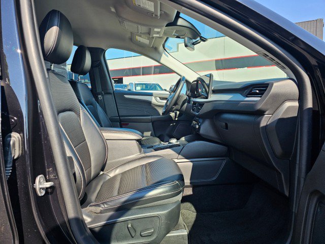 Used 2024 Ford Escape Platinum AWD/4WD image 10