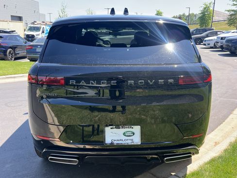 New 2026 Land Rover Range Rover Sport Dynamic SE AWD/4WD image 6