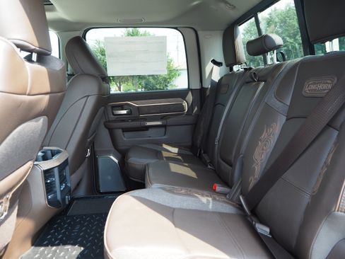 New 2025 RAM 2500 Limited image 10