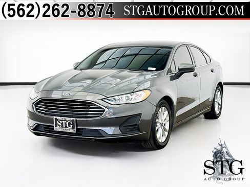 Used 2020 Ford Fusion SE FWD image 1