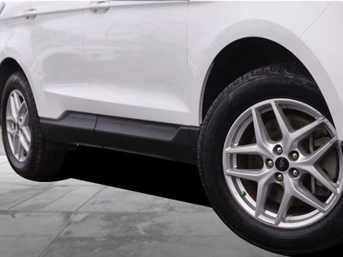 Certified 2024 Ford Edge SEL image 3