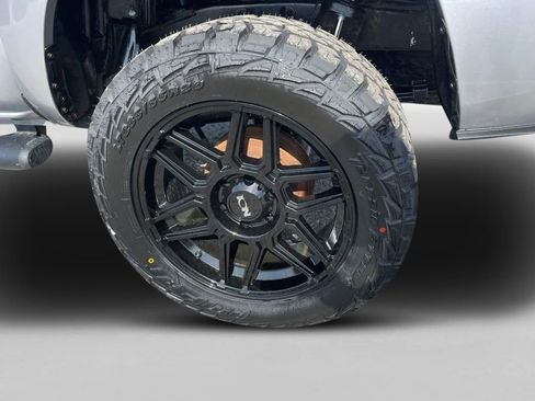 Used 2020 Toyota Tacoma SR image 9