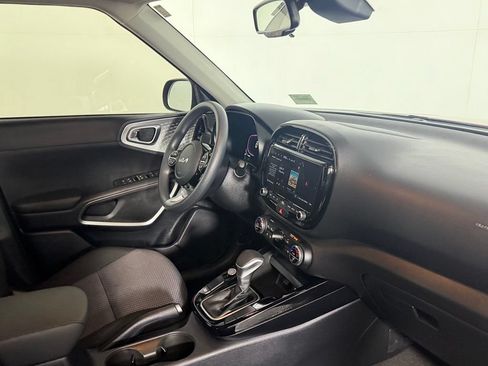 Used 2025 Kia Soul S FWD image 32
