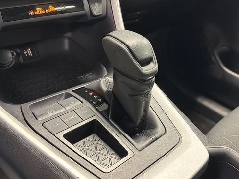 Used 2024 Toyota RAV4 XLE FWD image 35