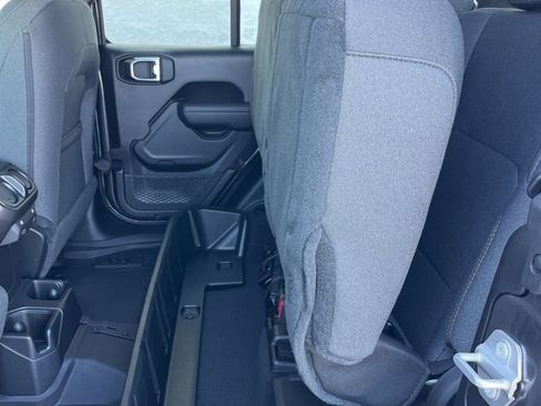 New 2025 Jeep Gladiator Sport image 24