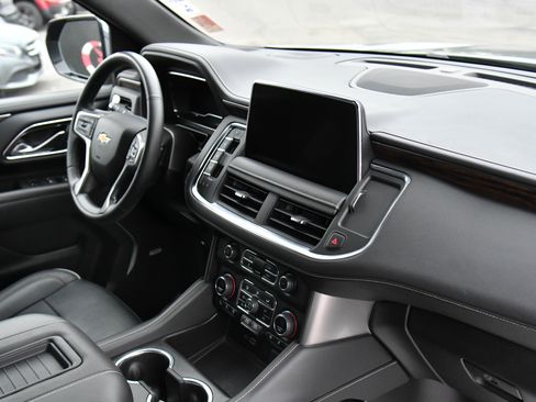 Used 2023 Chevrolet Suburban Premier image 51