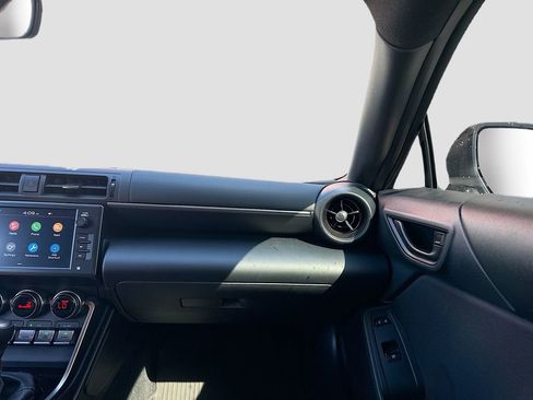 Used 2025 Toyota GR86 w/ ALL Weather Mat Package (TMS) image 21