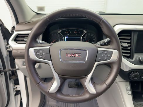Used 2019 GMC Acadia SLT image 18