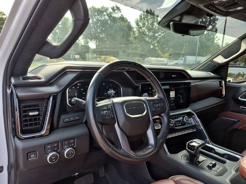 Certified 2024 GMC Sierra 1500 Denali Ultimate AWD/4WD image 10