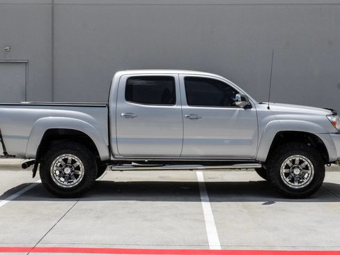 Used 2011 Toyota Tacoma 4x4 Double Cab w/ SR5 Pkg #2 image 10
