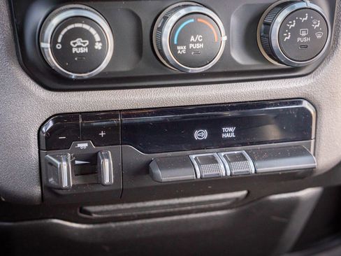 Used 2021 RAM 2500 Big Horn AWD/4WD image 23