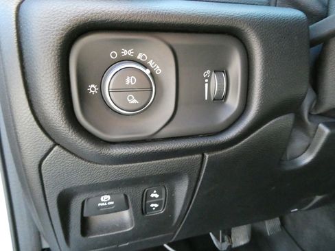 Used 2020 RAM 1500 Big Horn image 25