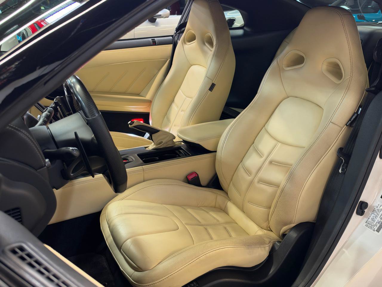 Used 2015 Nissan GT-R Premium AWD/4WD image 18