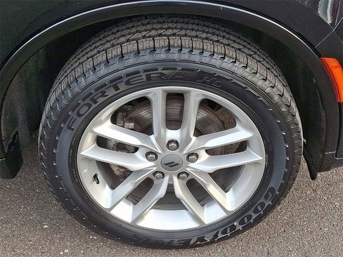 Used 2024 Dodge Durango GT image 8