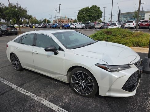 Used 2019 Toyota Avalon Touring w/ All Weather Liner Package FWD image 3