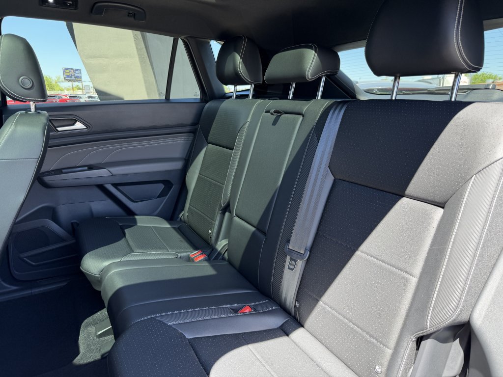 Used 2023 Volkswagen Atlas Cross Sport SEL AWD/4WD image 36
