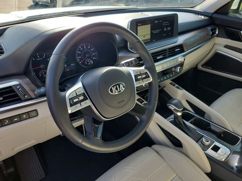 Used 2020 Kia Telluride SX w/ SX Prestige Package image 24