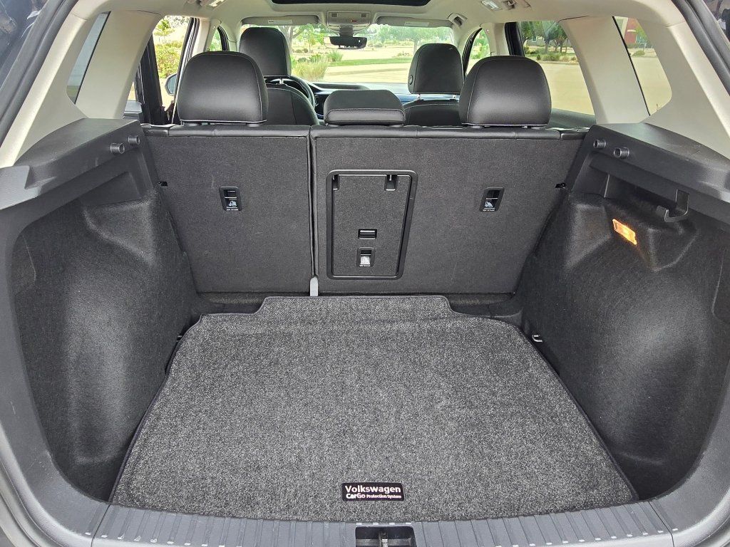 Used 2023 Volkswagen Taos SE w/ Panoramic Sunroof Package FWD image 30
