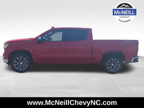 Used 2024 Chevrolet Silverado 1500 LT AWD/4WD image 5