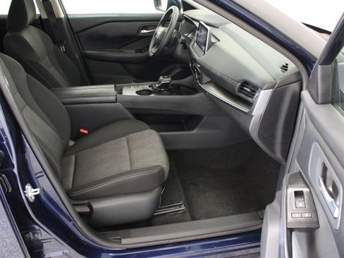 Used 2025 Nissan Rogue SV FWD image 36