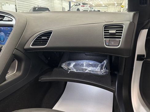Used 2019 Chevrolet Corvette Grand Sport w/ Carbon Flash Badge Package RWD image 31