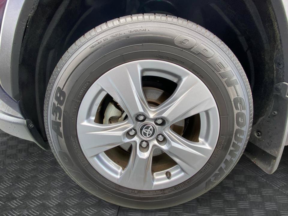 Used 2025 Toyota RAV4 XLE w/ Convenience Package AWD/4WD image 29