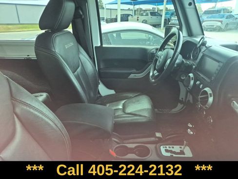 Used 2016 Jeep Wrangler Sahara w/ Connectivity Group AWD/4WD image 28
