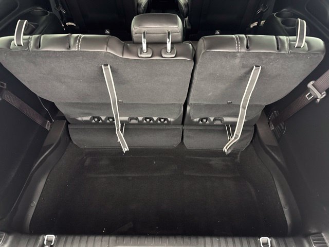 Used 2025 Chrysler Pacifica Select FWD image 32