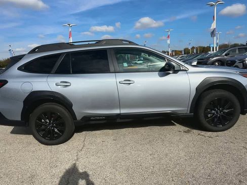 Certified 2025 Subaru Outback Onyx Edition image 9