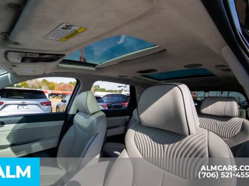 Used 2024 Hyundai Palisade Calligraphy image 10