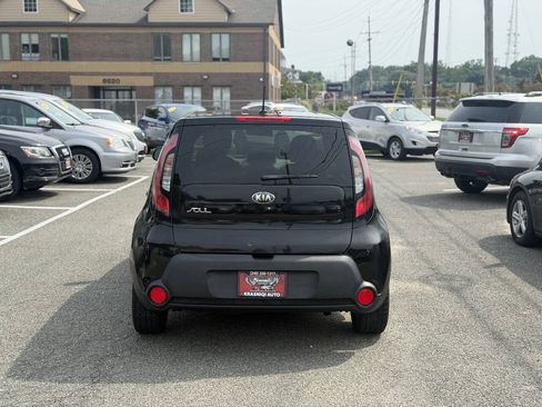 Used 2016 Kia Soul FWD image 6