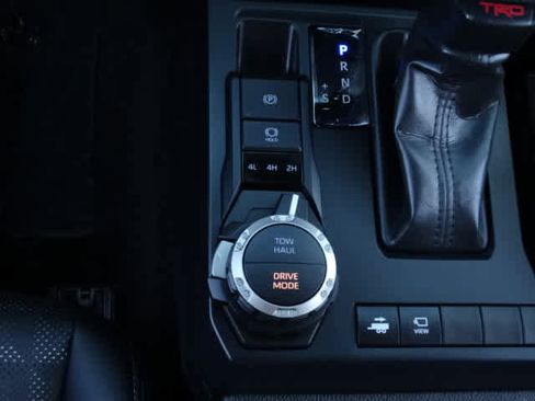Used 2025 Toyota Tacoma TRD Sport image 34
